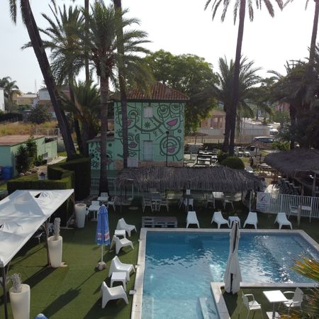 LES DOS LLUNES Celebración de Fin de Curso en nuestras instalaciones con piscina en Oliva Valencia
