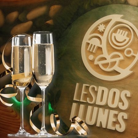Celebra las bodas de plata, oro o platino en LES DOS LLUNES en Oliva